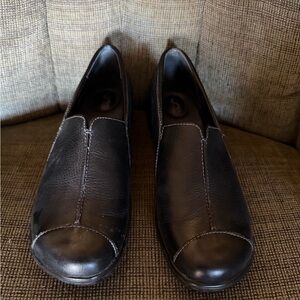 Softspots Black Leather Loafers ladies 8.5